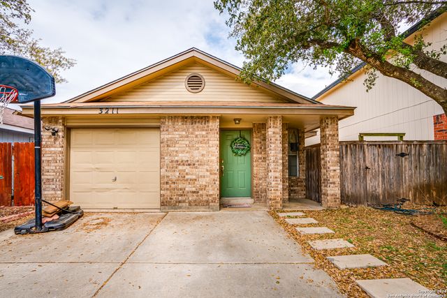 3211 NE Stoney Grove, San Antonio, TX 78247