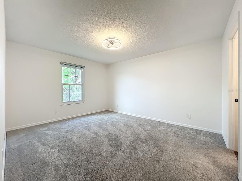 Image 21 of property listing at 2025 EASTBOURNE WAY 5, Orlando, FL 32812
