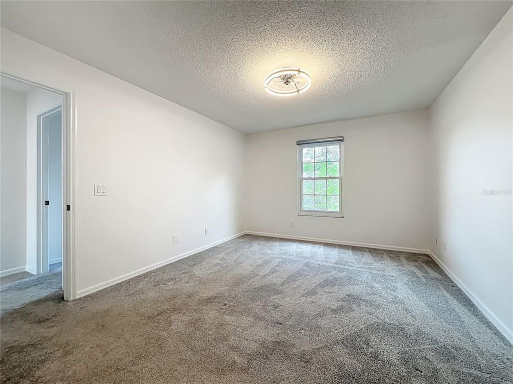Image 25 of property listing at 2025 EASTBOURNE WAY 5, Orlando, FL 32812