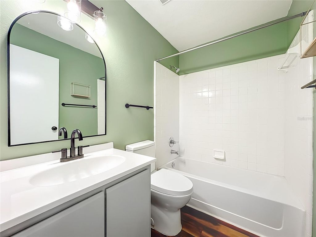 Image 30 of property listing at 2025 EASTBOURNE WAY 5, Orlando, FL 32812