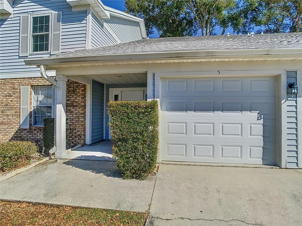 Image 35 of property listing at 2025 EASTBOURNE WAY 5, Orlando, FL 32812