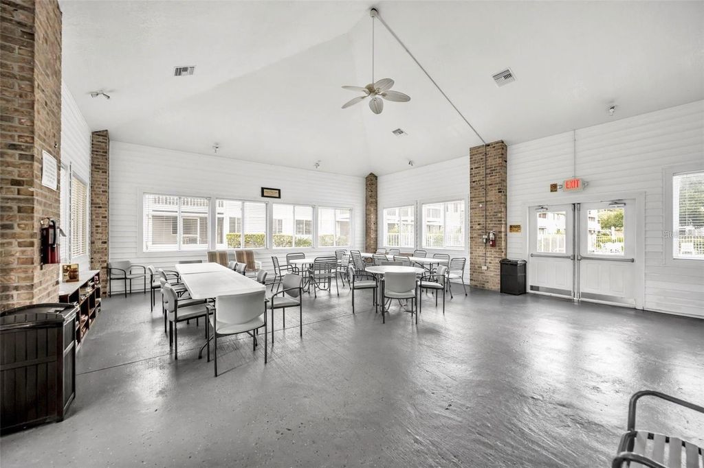 Image 40 of property listing at 2025 EASTBOURNE WAY 5, Orlando, FL 32812