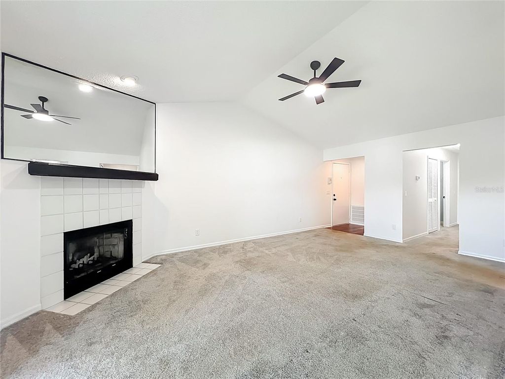 Image 6 of property listing at 2025 EASTBOURNE WAY 5, Orlando, FL 32812