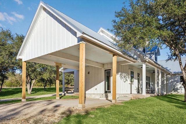 124 Rebekah's Crossing, Round Top, TX 78954