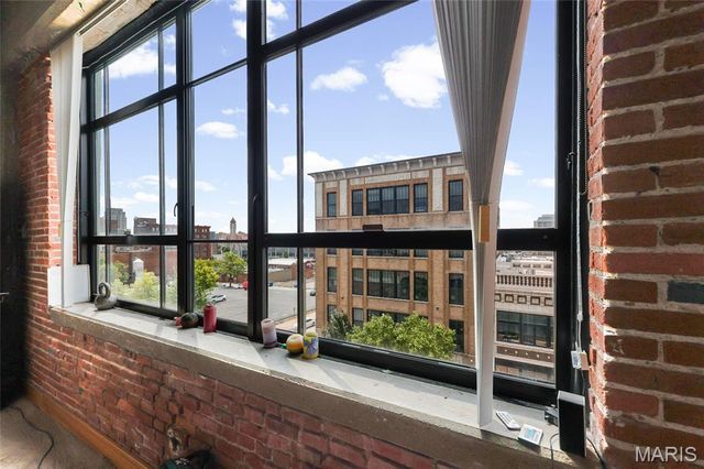 2201 Locust Street 410, St Louis, MO 63103