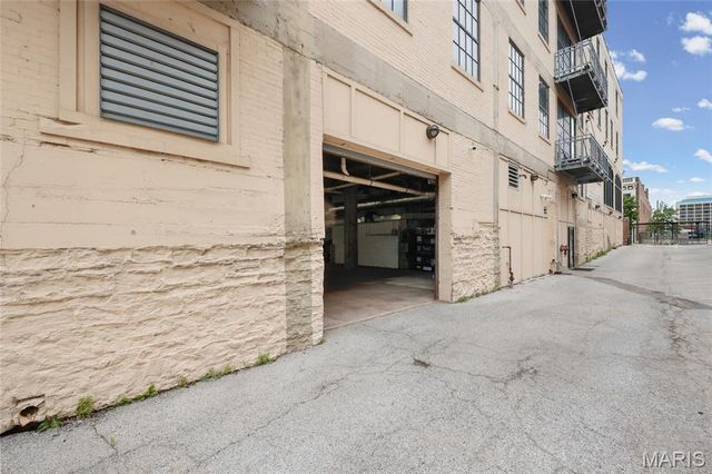 2201 Locust Street 410, St Louis, MO 63103