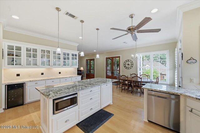 297 Roses Bluff Drive, Madison, MS 39110