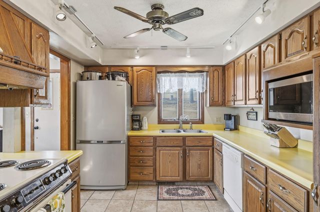 51 Stonemont Road, Blue Eye, MO 65611