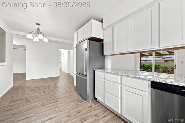 618 N Inkster Road, Dearborn Heights, MI 48127