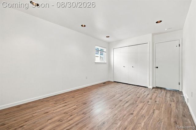 618 N Inkster Road, Dearborn Heights, MI 48127