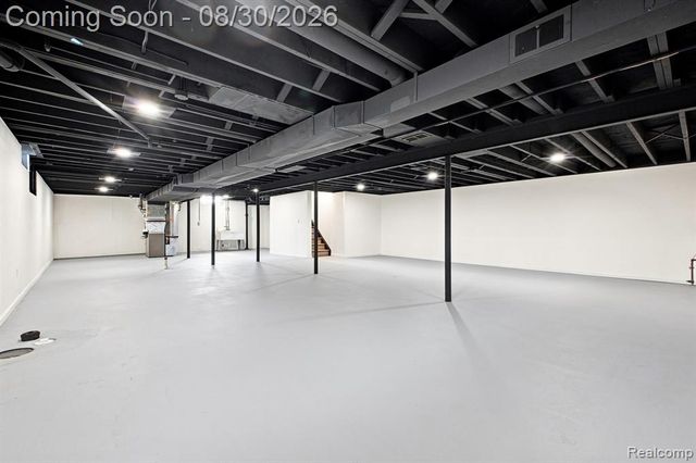 618 N Inkster Road, Dearborn Heights, MI 48127