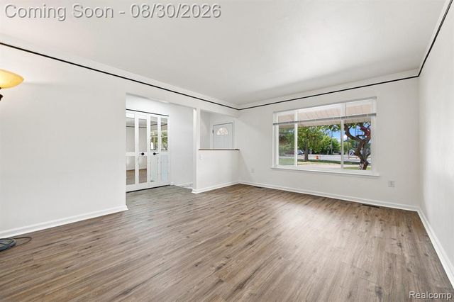 618 N Inkster Road, Dearborn Heights, MI 48127