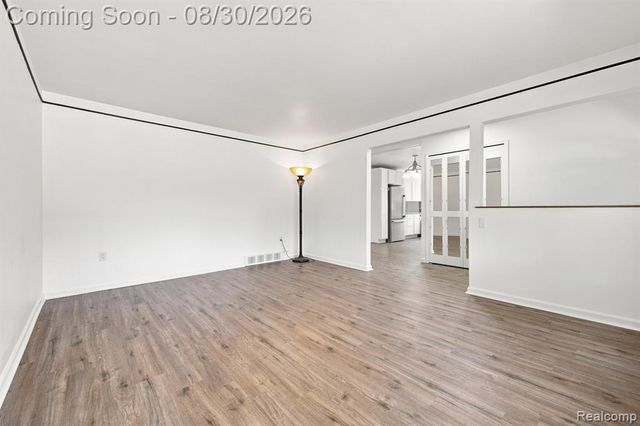 618 N Inkster Road, Dearborn Heights, MI 48127