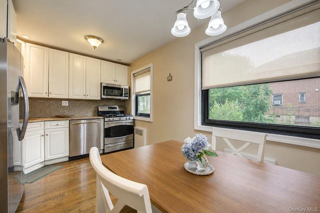 17-84 166 Street 4-161, Whitestone, NY 11357
