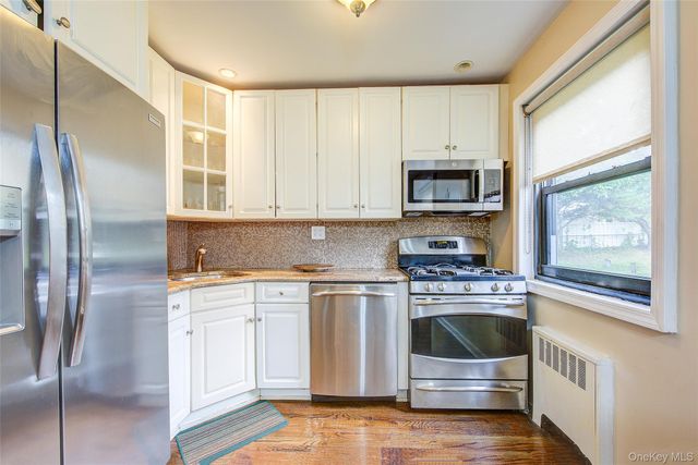 17-84 166 Street 4-161, Whitestone, NY 11357