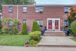 17-84 166 Street 4-161, Whitestone, NY 11357