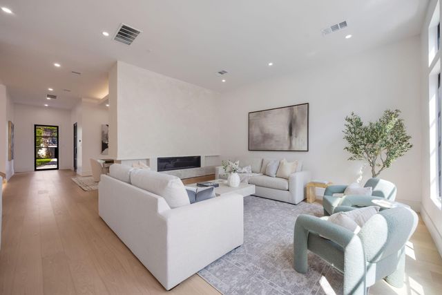 616 Ridge Street, Houston, TX 77009