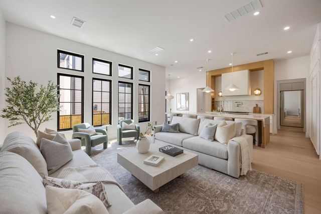 616 Ridge Street, Houston, TX 77009