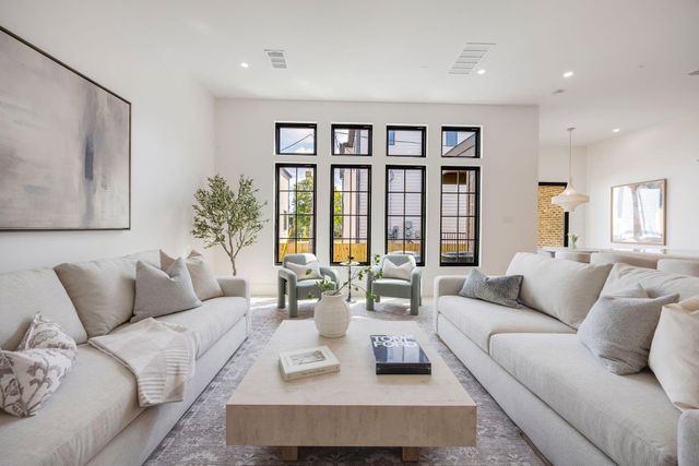 616 Ridge Street, Houston, TX 77009