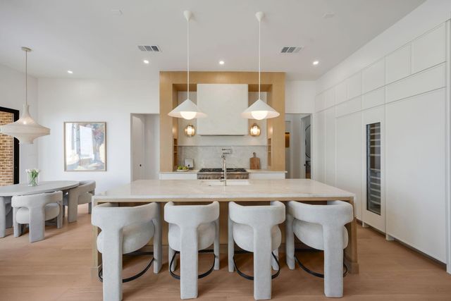 616 Ridge Street, Houston, TX 77009