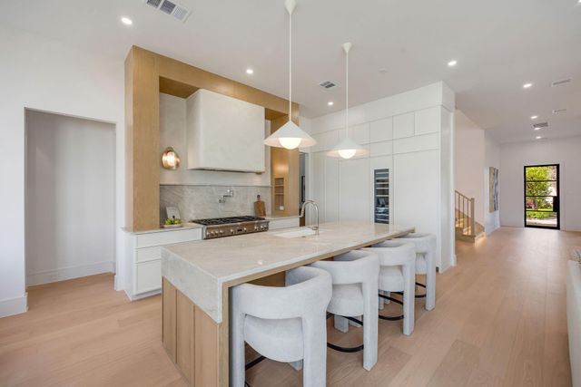 616 Ridge Street, Houston, TX 77009