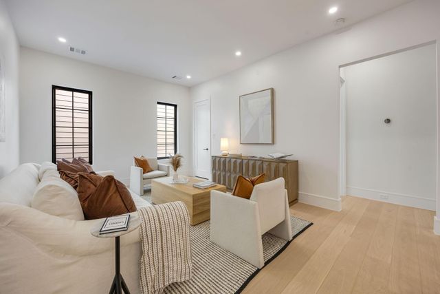 616 Ridge Street, Houston, TX 77009