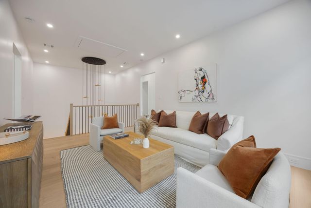 616 Ridge Street, Houston, TX 77009