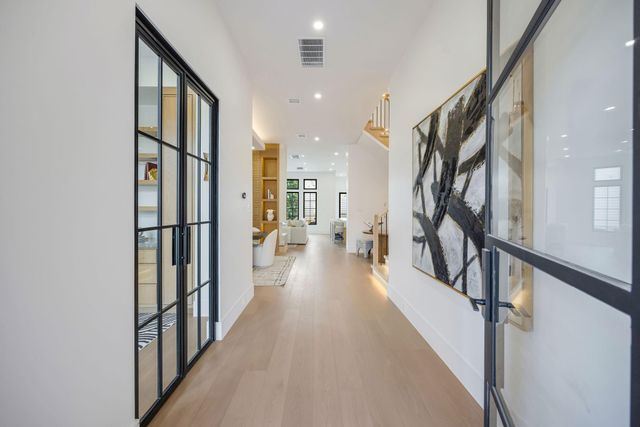 616 Ridge Street, Houston, TX 77009