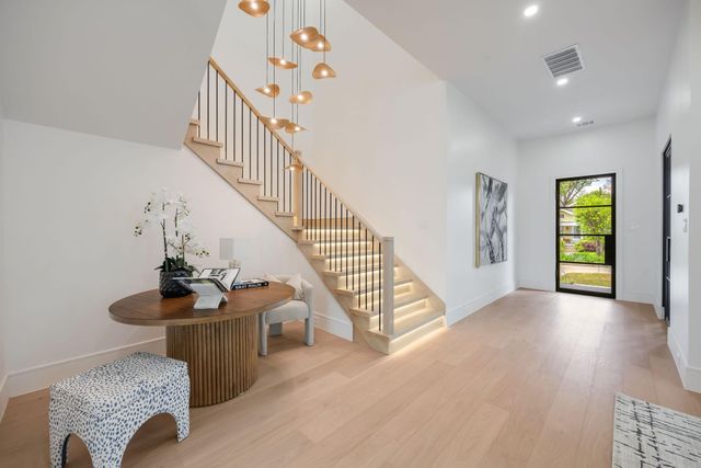 616 Ridge Street, Houston, TX 77009