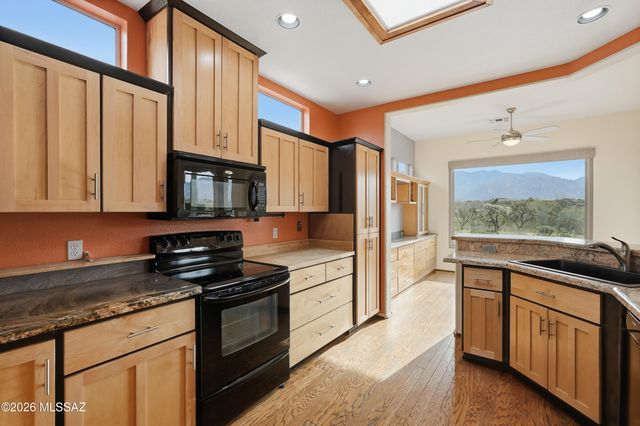 13828 N Lobelia Way, Oro Valley, AZ 85755