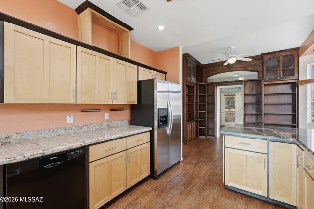 13828 N Lobelia Way, Oro Valley, AZ 85755