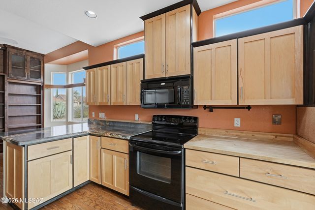 13828 N Lobelia Way, Oro Valley, AZ 85755