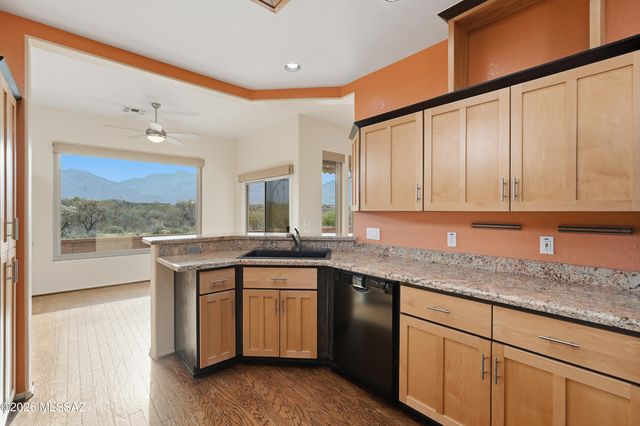 13828 N Lobelia Way, Oro Valley, AZ 85755