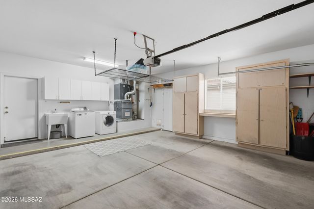 13828 N Lobelia Way, Oro Valley, AZ 85755