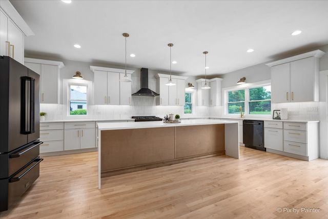 16212 Peregrine Trail, Huntley, IL 60142