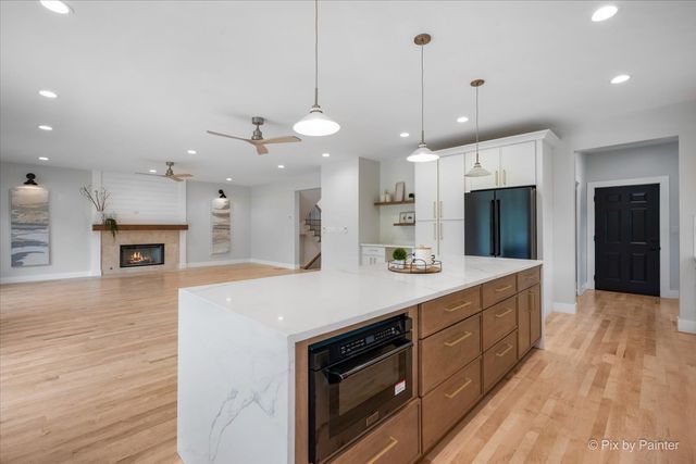 16212 Peregrine Trail, Huntley, IL 60142