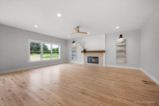 16212 Peregrine Trail, Huntley, IL 60142