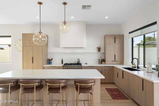 4546 E CAMPBELL Avenue, Phoenix, AZ 85018