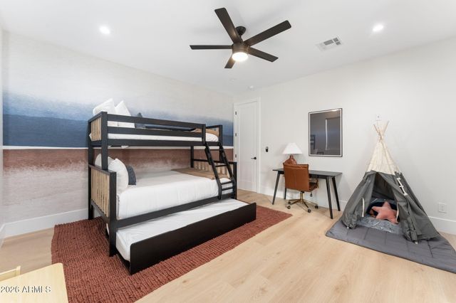 4546 E CAMPBELL Avenue, Phoenix, AZ 85018
