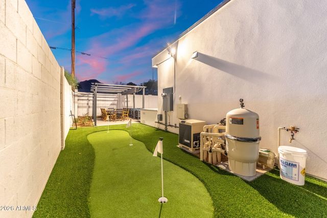4546 E CAMPBELL Avenue, Phoenix, AZ 85018