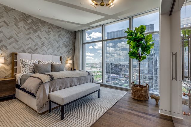 1918 Olive Street 2002, Dallas, TX 75201