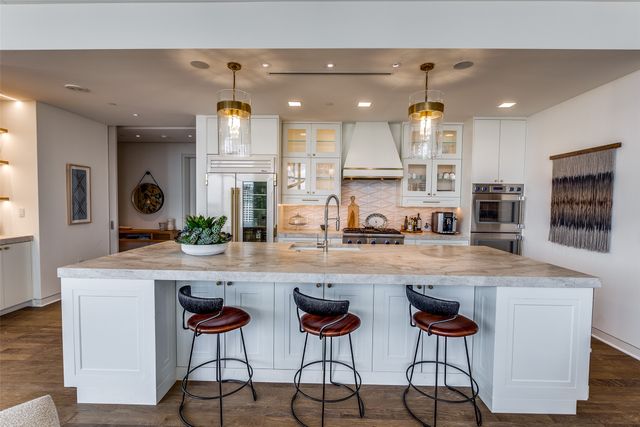 1918 Olive Street 2002, Dallas, TX 75201