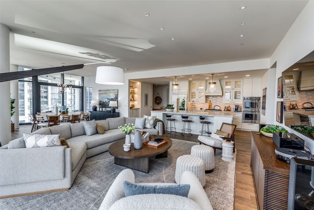 1918 Olive Street 2002, Dallas, TX 75201