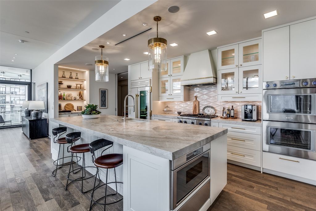 1918 Olive Street 2002, Dallas, TX 75201