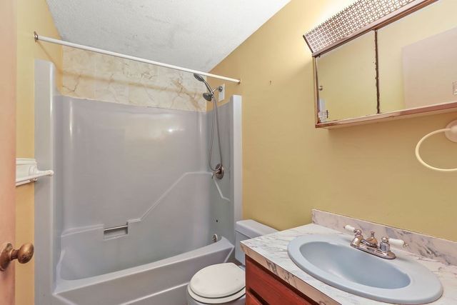 11 Webquish Ln, Mashpee, MA 02649