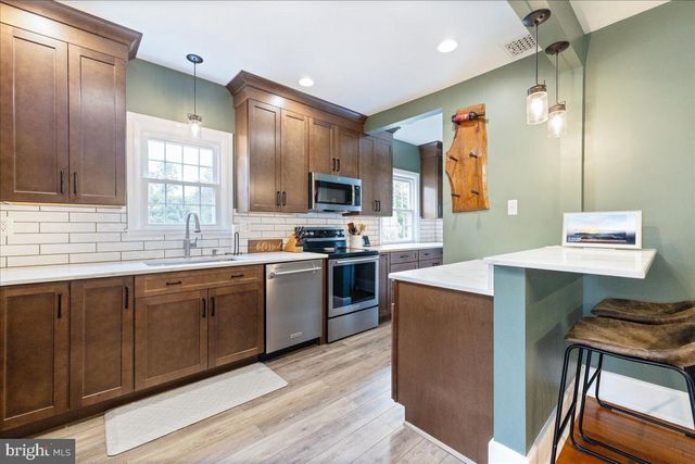 2323 OLD RTE 100, Barto, PA 19504