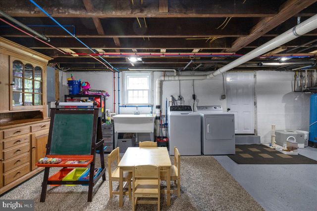 2323 OLD RTE 100, Barto, PA 19504