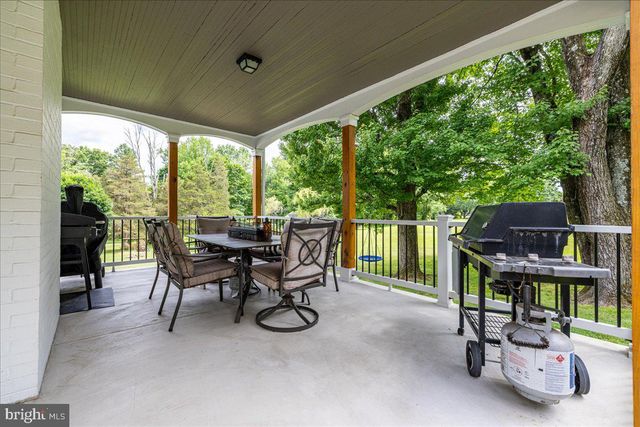 2323 OLD RTE 100, Barto, PA 19504