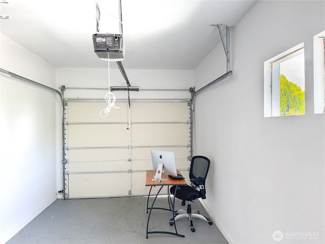 2434 SW 328th Street, Federal Way, WA 98023