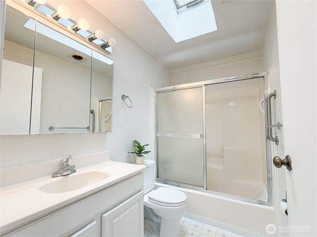 2434 SW 328th Street, Federal Way, WA 98023